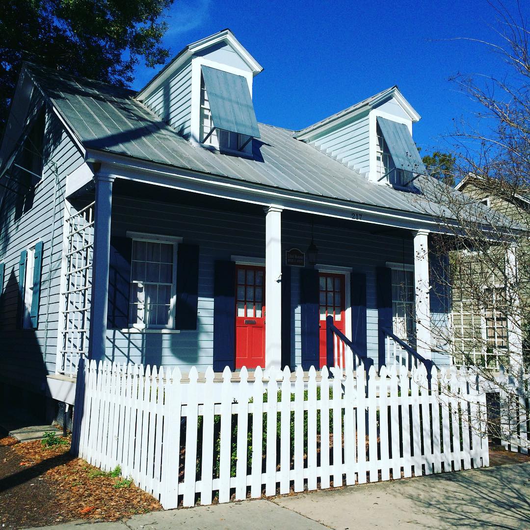 So many adorable old cottages in historic downtown Pensacola. What a treat to take a quick stroll before time to get dressed for my luncheon talk for the Pensacola Symphony Magnolias and White Linen luncheon.