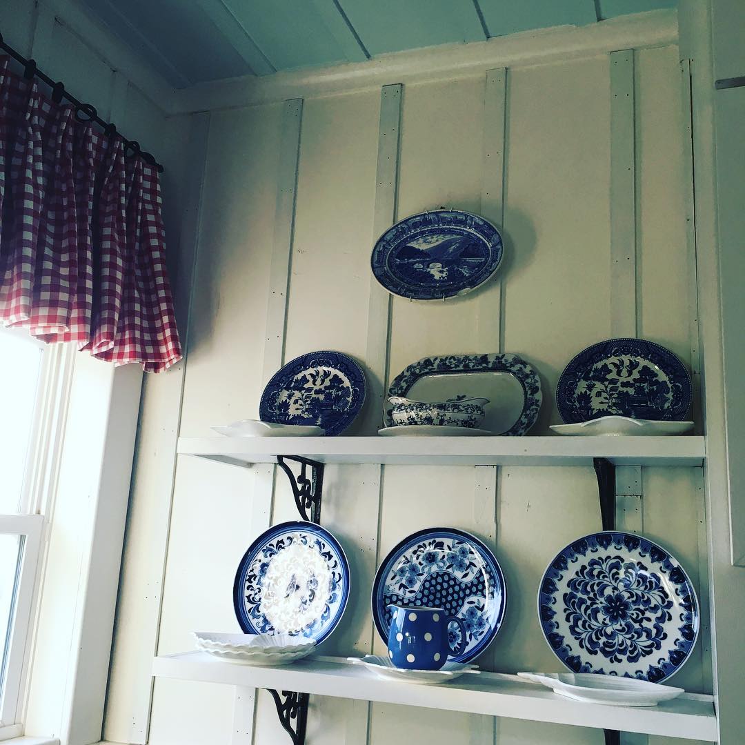 Good morning! Here's s red, white and.blue moment from Ebbtide, our circa 1932 Tybee Island beach cottage